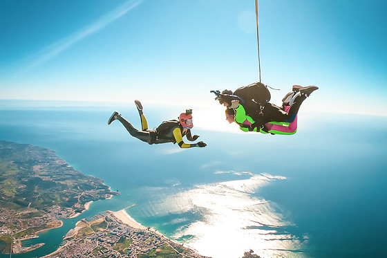 Salto Tandem ou Salto de Paraquedas a 3000m no Algarve para 1 | Air Emotions - Portimão