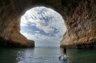 Passeio Stand Up Paddle nas Grutas de Benagil para 2 |  I Love SUP em Albufeira