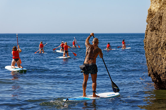 Passeio Stand Up Paddle nas Grutas de Benagil para 2 |  I Love SUP em Albufeira