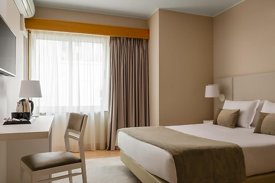 Uma noite em Suíte Júnior com pequeno-almoço para 2 em Hotel Exe Wellington**** em Figueira da Foz (Coimbra)