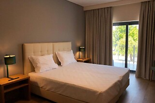 Uma Noite no Villa Rey Spa Hotel para 2 | Quarto Duplo/Twin c/ Pequeno-Almoço + Spa + Degustação | Vila de Rei (Castelo Branco)