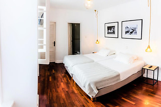Uma noite em quarto duplo com pequeno-almoço para 2 em Comercial Azores Guest House em Ponta Delgada (Açores)