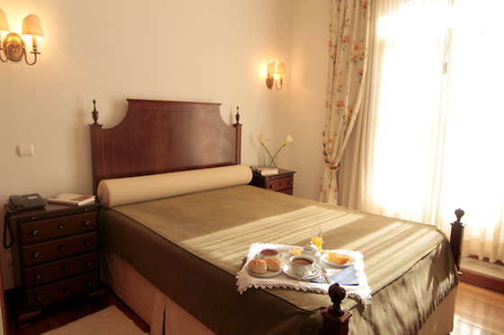 Uma noite em quarto duplo com pequeno-almoço e um jantar para 2 em Hotel Rural Villa do Banho*** em São Pedro do Sul (Viseu)