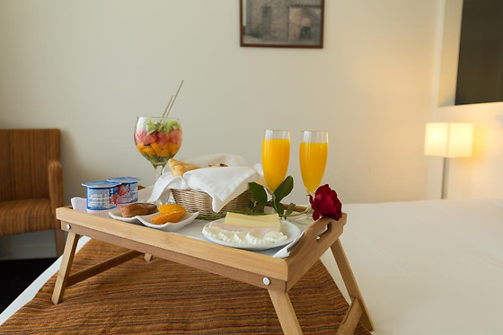 Uma noite em quarto duplo com pequeno-almoço para 2 em Quinta da Cruz Hotel Rural & Spa**** em Vila Meã (Porto)