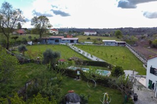 Uma noite em quarto duplo com pequeno-almoço para 2 no Sevenfarm (Mangualde - Viseu)