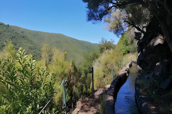 Caminhada pela Levada de Rabaçal para 1 adulto e 1 criança em Ilha Tours em Funchal (Madeira)