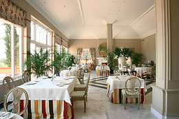 HOTEL VALDEPALACIOS