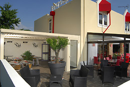 Hotel The Originals Nîmes Costières