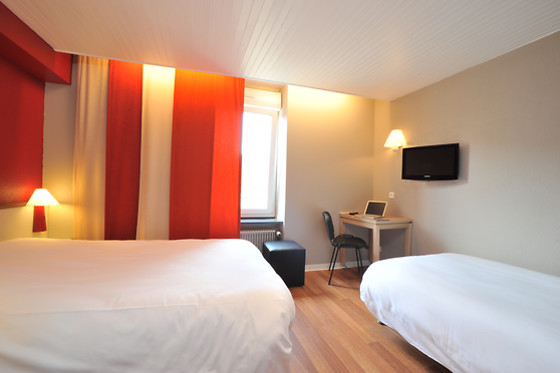 Hotel The Originals Remiremont Arum - photo 0