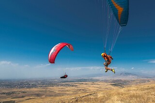 Voo de parapente bilugar com campeão nacional | Para 1 adulto | S. Martinho do Porto ou Nazaré