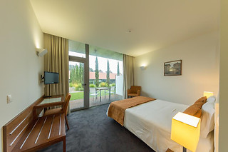 Uma noite em quarto duplo com pequeno-almoço para 2 em Quinta da Cruz Hotel Rural & Spa**** em Vila Meã (Porto)