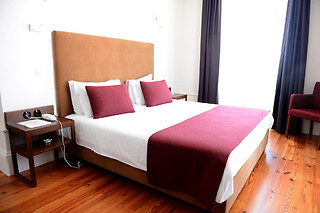 Uma noite em quarto duplo com pequeno-almoço para 2 em Quinta da Cruz Hotel Rural & Spa**** em Vila Meã (Porto)
