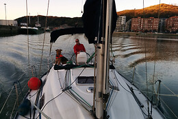 SAILING AND WINE