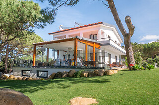 Estadia com pequeno-almoço para 2 nas Azenhas do Mar | Azen Cool House (Sintra)