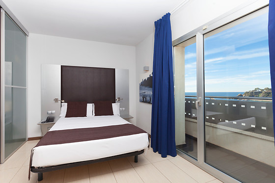 HOTEL URH EXCELSIOR - photo 8